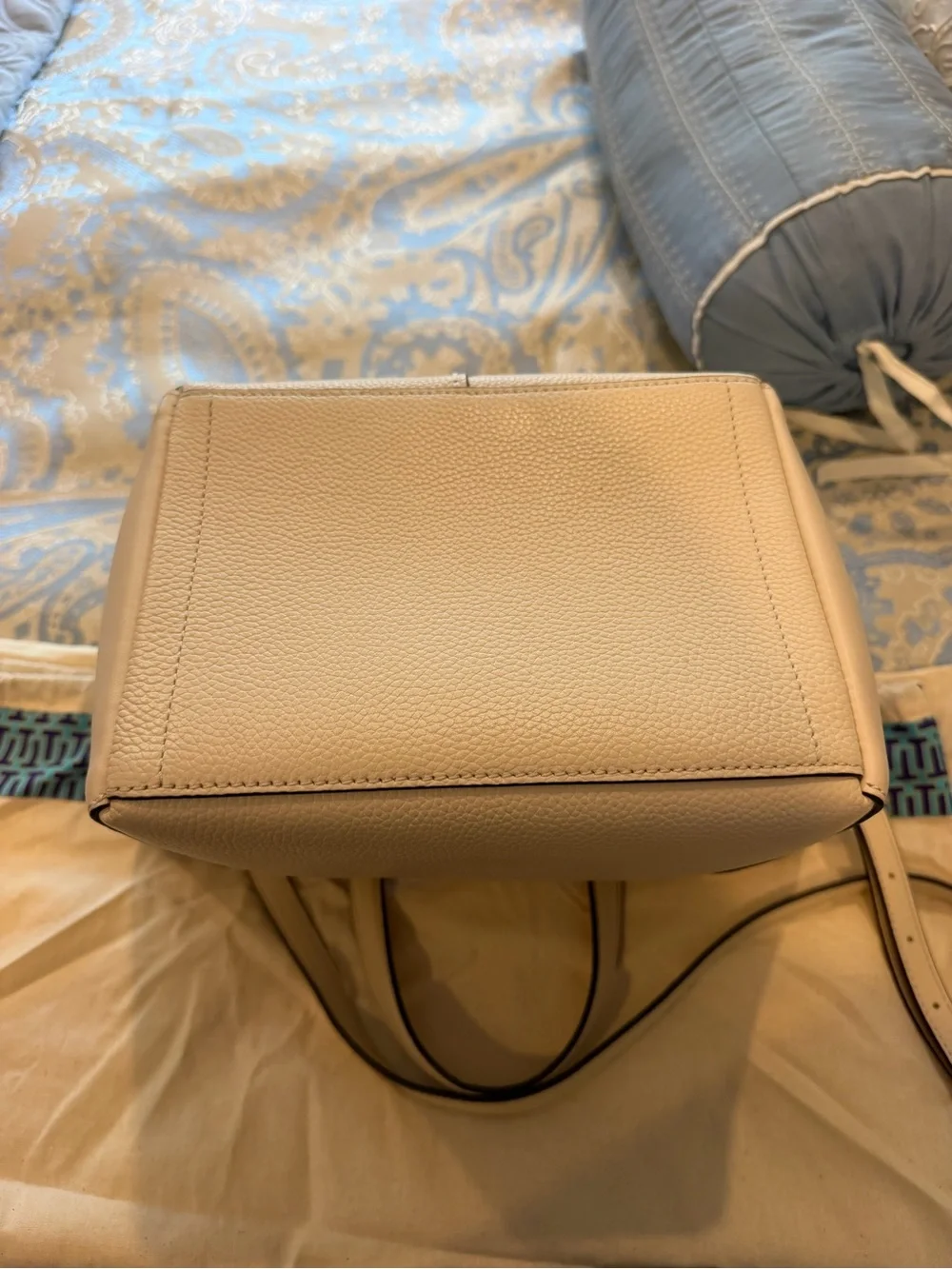 Tory Burch Cream Drawstring Leather Shoulder Bag